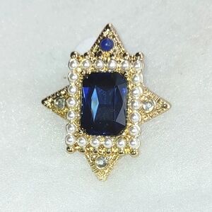 Montana Blue Rhinestone Brooch w/ Faux Pearl In YGP
